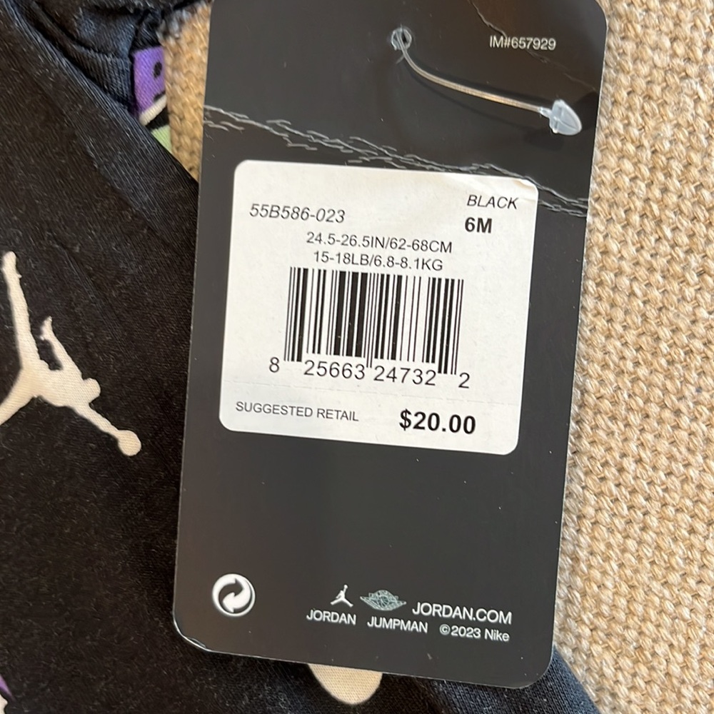 Jordan 6M Jump Man Onesie - Picture 4 of 5